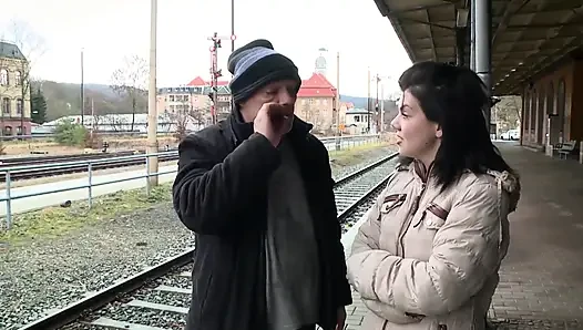 Geile Hausfrauen Werden Vom Handwerker Gefingert Und Gefickt
