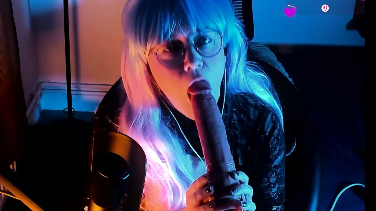 French Camgirl Blows You and Lets You Fuck Her with Your Big Cock in a Private Live Show