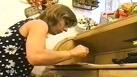 Анальная жена обожает принимать твердый хуй