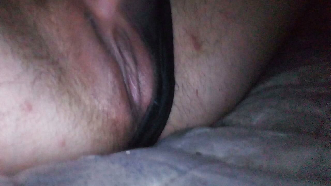 สาวอาร์เจนติน่ามือสมัครเล่นเล่นกับตัวเอง - ไม่เห็นหน้า