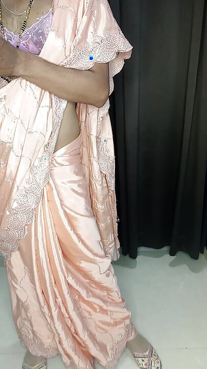 Indian hot sexy remove saree and show off sexy bra