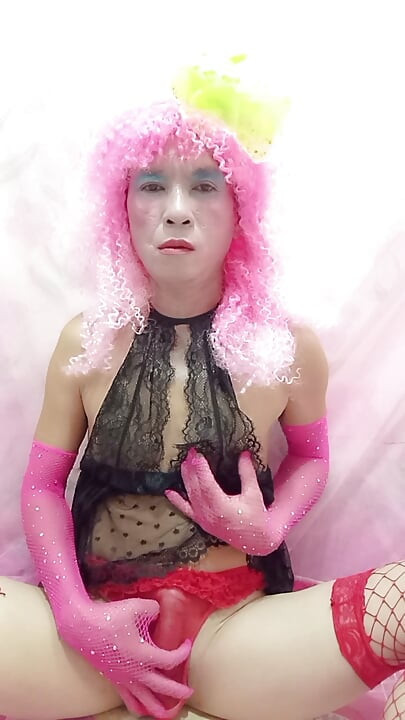 Oanh Le transgender memakai pakaian seksi kontol porno
