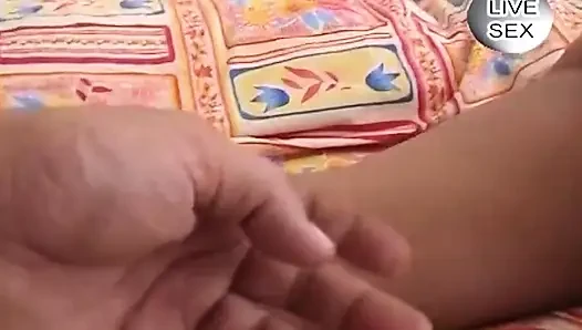 Esmer kadın domaltarak sert derinden sikiliyor