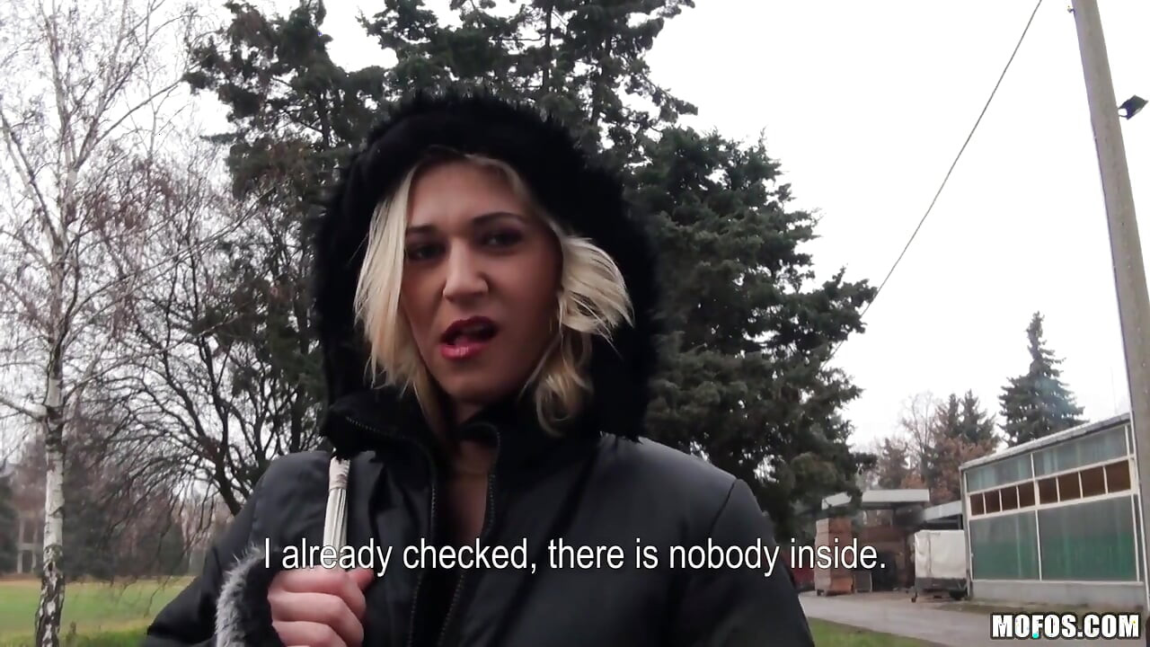 Public Pickups - Hot Blonde Amateur Linda Ray Fucks for Some Spending Money