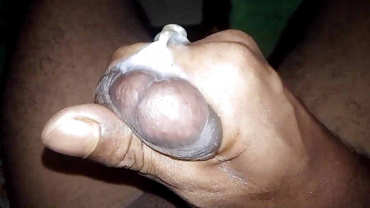 Shemale cum hot in trens cumshot