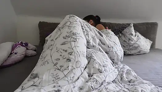 Пакистанско-немецкий быстро становится горячим после эякулляции!