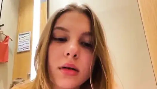 İlk kez halka açık mastürbasyon yakın çekim