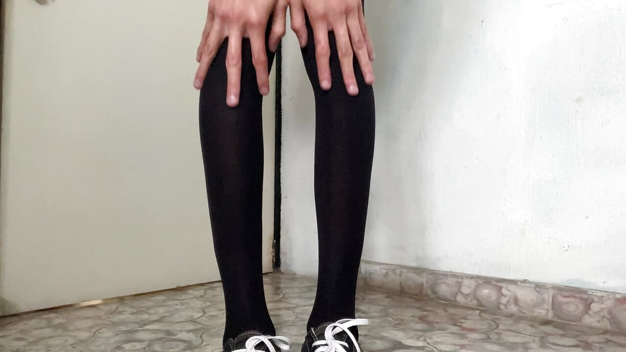 Trans girl in tights shows you her feet and wants to masturbate you