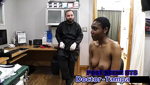 Dr tampa - orang asing di malam hari: edisi yang nggak adil - daisy mynx