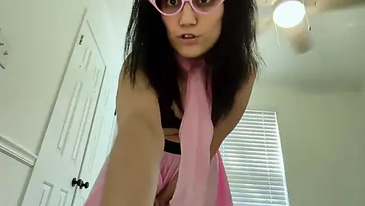 Fantasi mesum devyn si cewek raksasa 50-an yang lagi sange berat - pov!