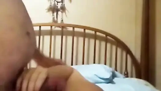 Istri manis lagi asik nyepong kontol sampai dicrot di dalam