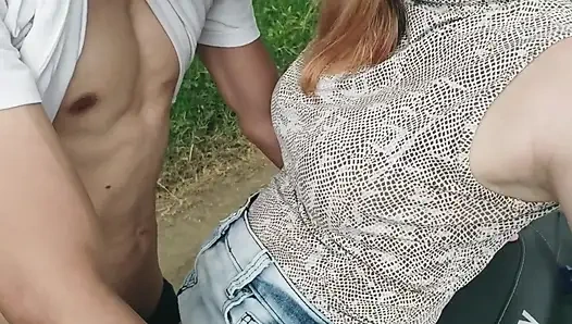 МОЙ СВОДНЫЙ БРАТ ПРОХОДИТ МИМО МЕНЯ, В КОНЕЧНОМ ИТОГЕ ЛИЖЕТ МОЮ КИСКУ, ЧАСТЬ 2