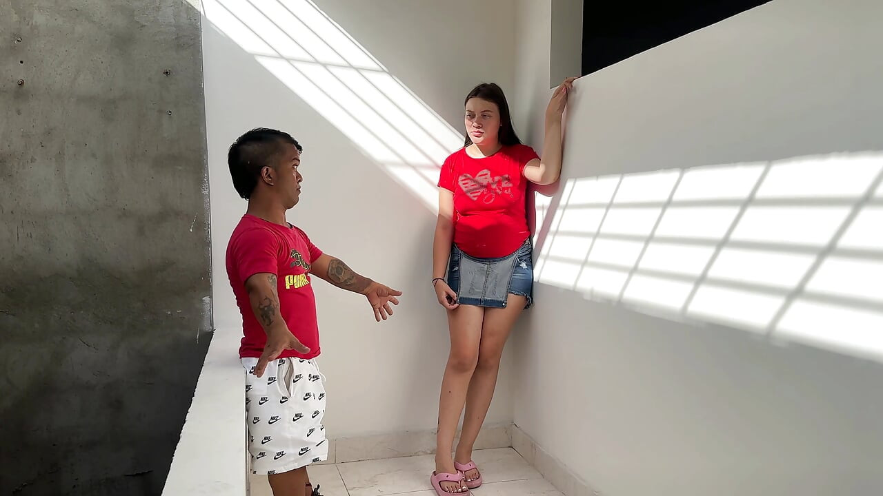Horny dwarf shoves his huge cock into his pregnant Latina stepmom. It ends up cumming on her pretty face.
