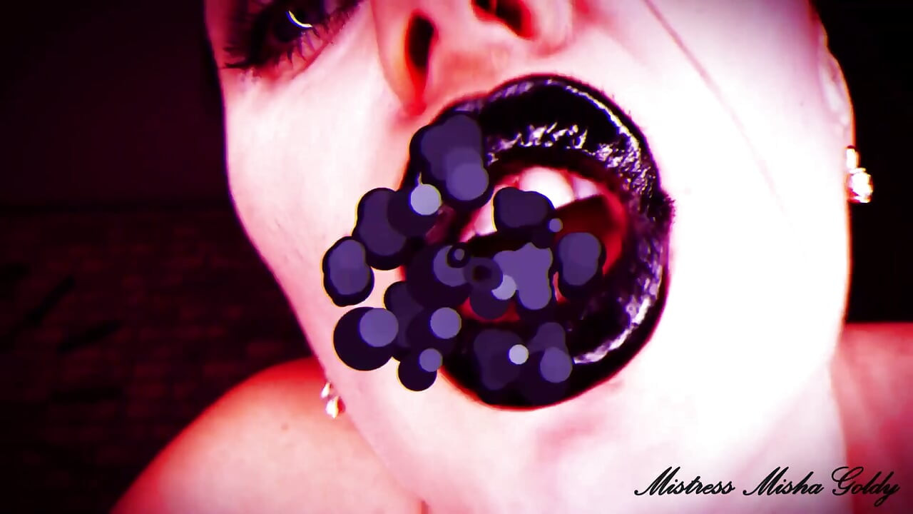 Besos para el esclavo leal de mis labios