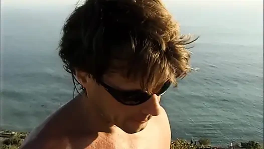 Черная сучка вымаливает белую сперму