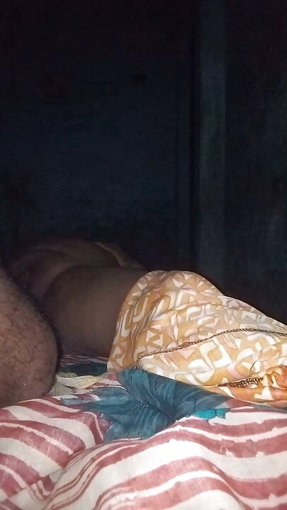 Bhabhi Apne husband se chut uthha uthha ke chudai ki