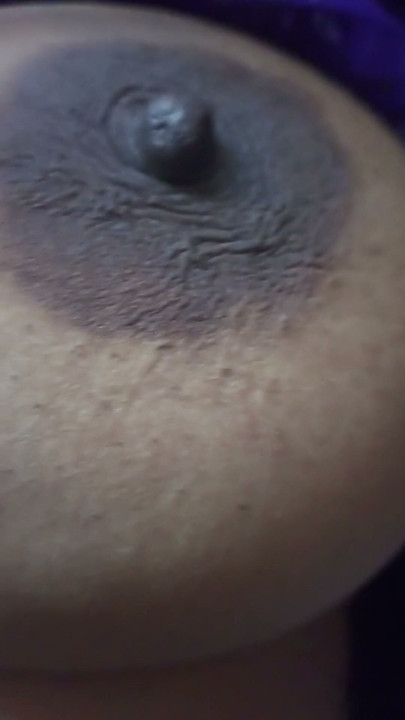 Deshi bhabhi chut pr chuchi dikha rhi hai | Clip 1