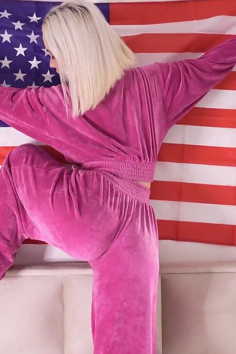 나는 그녀 사진을 찍기로 동의했고, 결국 야한 섹스로 끝났다