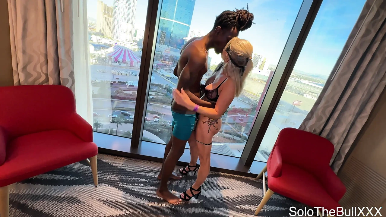 Hotblondeqos được đút cu xuống