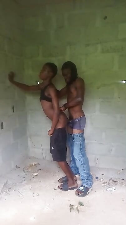 I Mate a Skinny by the Bush Side We Have Fune