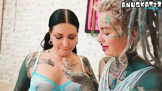 Heiße alternative mädchen, fisting spielzeit - massive klaffen & orgasmus