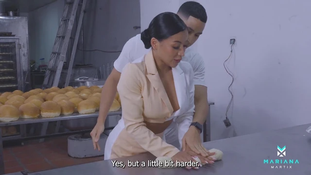 The baker leaves my ass full of semen - Mariana Martix y Max Betancur