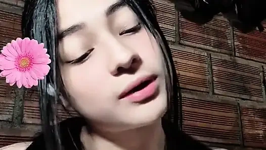 Wanita Kolombia masturbasi dengan sahabatnya