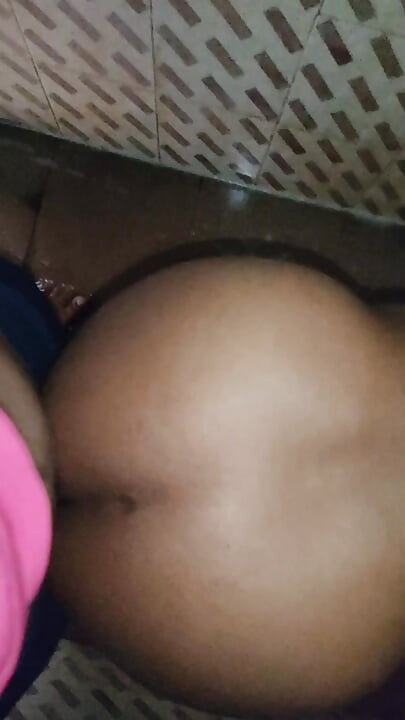 Mera bhabhi ko bathroom mai choda. Desy Doggy style