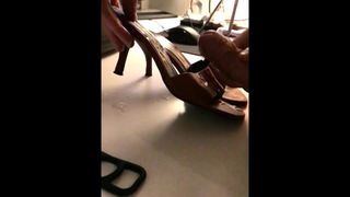 Rode muilezels neuken met cumshot schoenjob (ultra slomo)