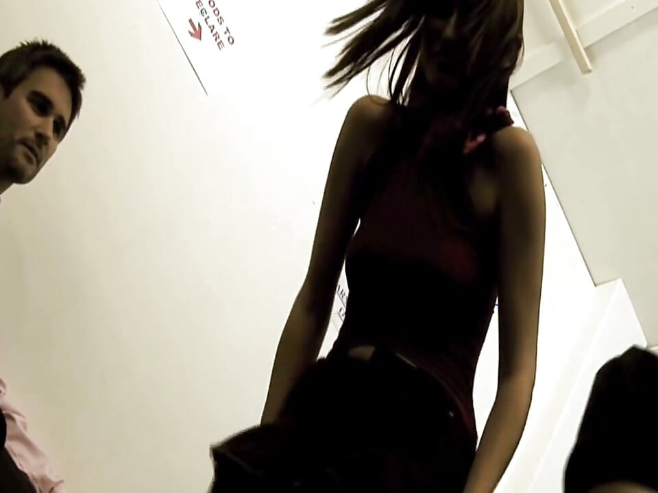 Arrangements in the Office scene 04 the Police Carry Out an Exhaustive Search of the Girl