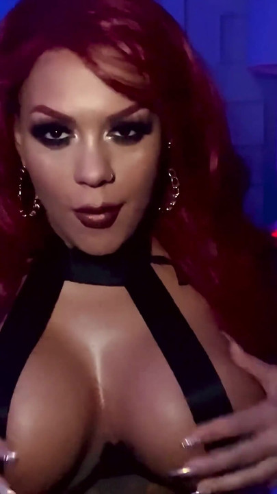 Curva excitată cerșește spermă