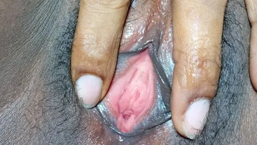 Wiejska dziewczyna palcami cipki do orgazmu