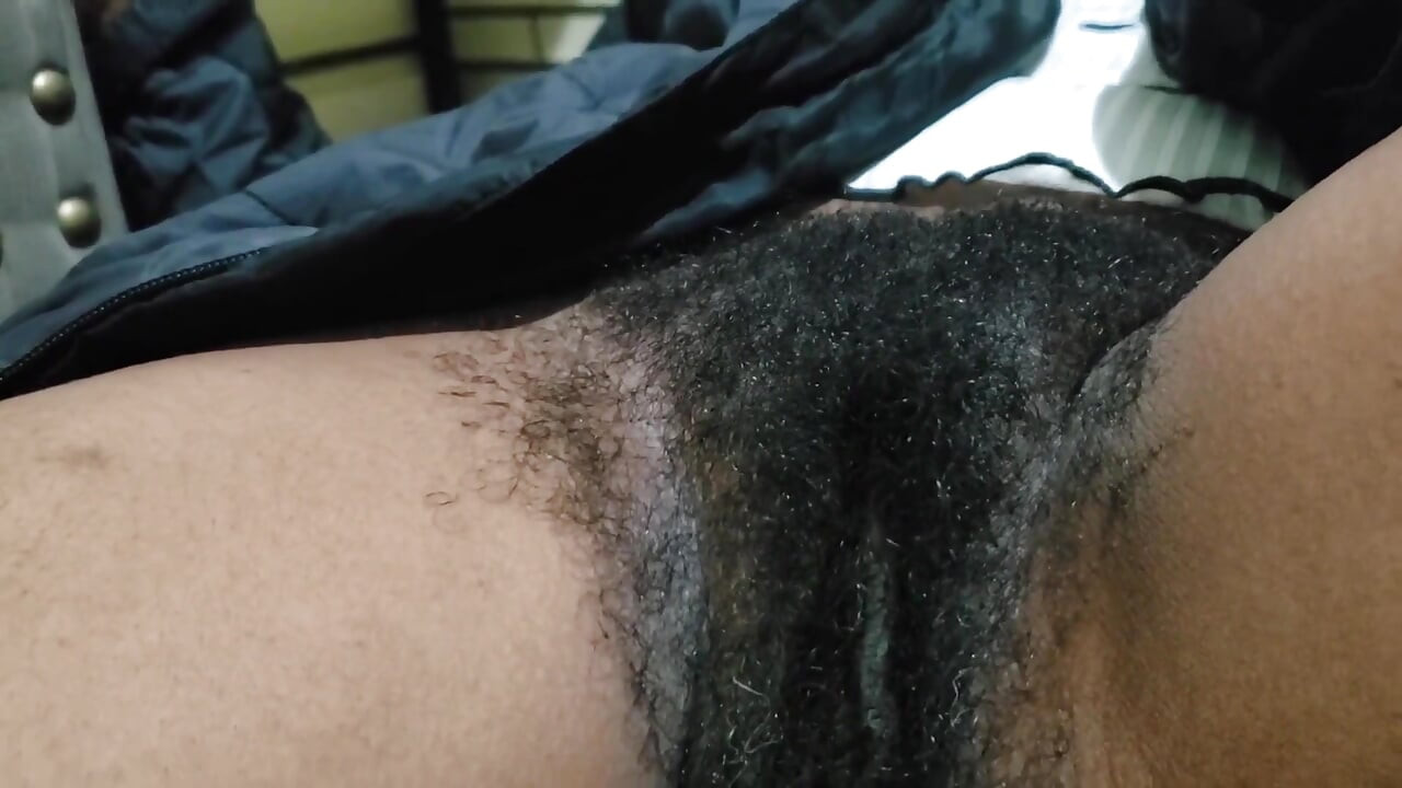 Hairy Pussy Babe Enjoys a Bold and Sensual Experience with Confident Energy, Raw Chemistry and Intimate Connection
