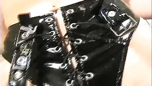 True amateur at home : Virginie