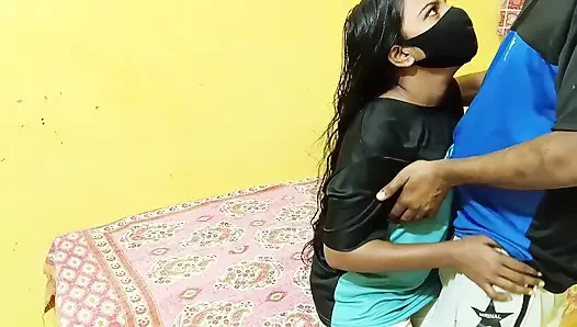 Diese stiefmutter ist eine milf mit dickem arsch, die immer gerne das bett mit ihrem stiefsohn teilt.