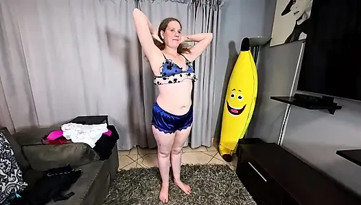 Amateur MILF first time lingerie try on haul