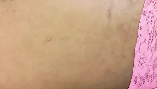 Komşum bir süredir siktiği amcığımın içinde arka arkaya iki döl verdi, bu yüzden yarağı çok fazla boşalıyor