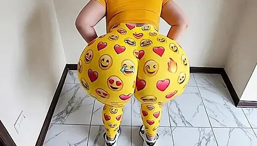 big butt in bouncing emoji leggings