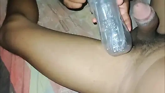 Сводная сестра сосет член, хочет вытащить мое молоко с ее силиконовой вагиной