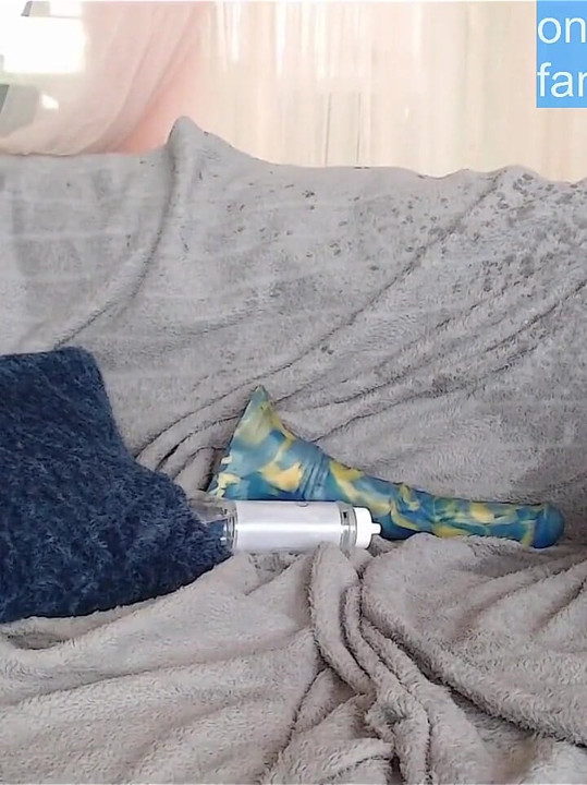 Yüzüme büyük fışkırtma