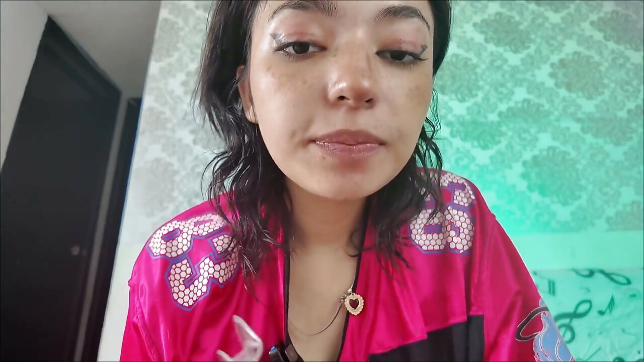 Cheeks Pulled Apart Teeth Exposed