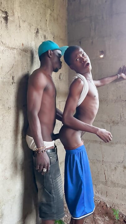 Fuck My Pussy Brutha... Bish Me Out Before My Wife Gets Back