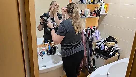 Наблюдаю, Как Моя Жена Готовится... Она Выглядит Так Хорошо - Рутина Макияжа С Зеркалом