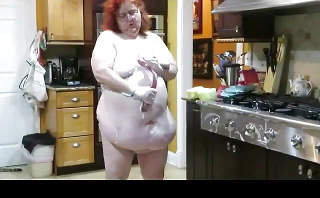 Requested video Big fat Stepmom milf cleans kitchen with her sponge while talking nasty to her