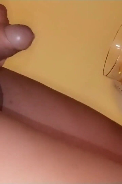 Morning Pee to the Glass From Unwashed Uncut Cock
