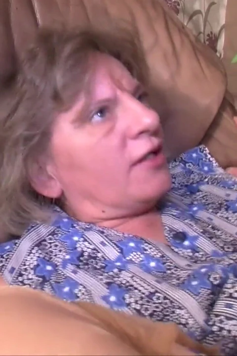 穿孔熟女需要特殊性爱