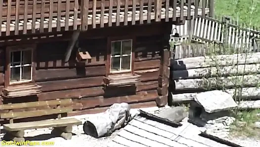 Pesta seks anal kasar dengan celana kulit anal threesome