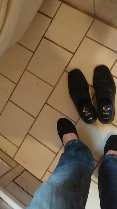 Try my coworker High Heels barefoot