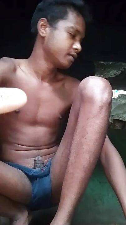 Desi Singel gay hand working job