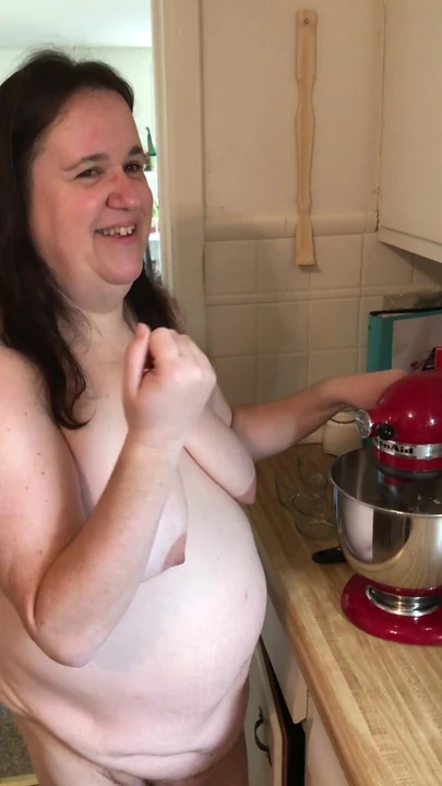 Epic moment from "Naomi Cooks"